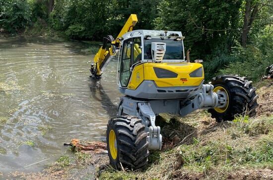 Baumaschine auf vier...