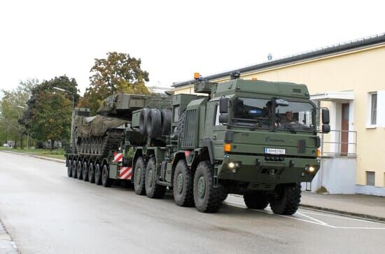 Gigant auf Rädern – Der Panzer-Transporter