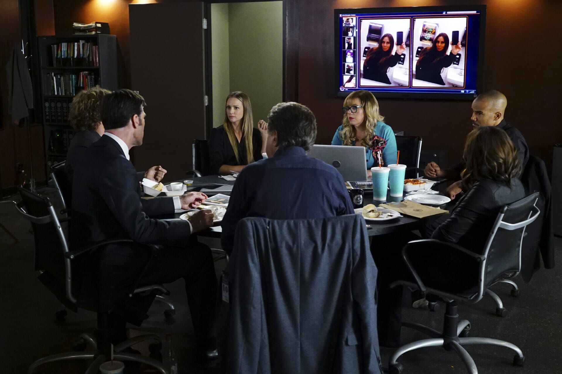 Minţi criminale Sezonul 10 Episodul 7