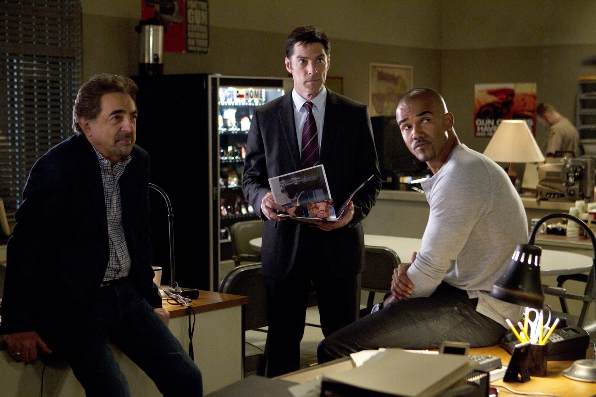 Minţi criminale Sezonul 9 Episodul 24