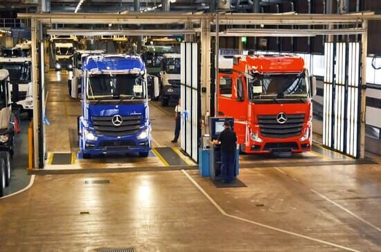 Lastwagen im Minutentakt – Das größte LKW-Werk der Welt