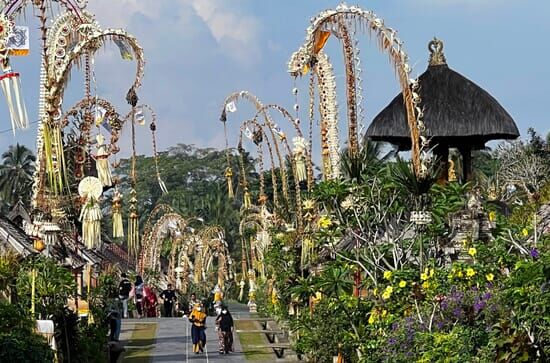 Im Herzen Balis – Tempel,...