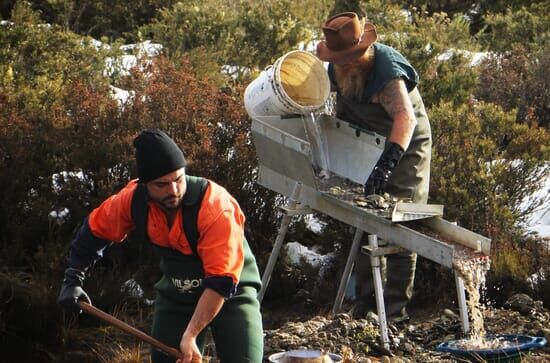 Opal Hunters: Red Dirt Road Trip