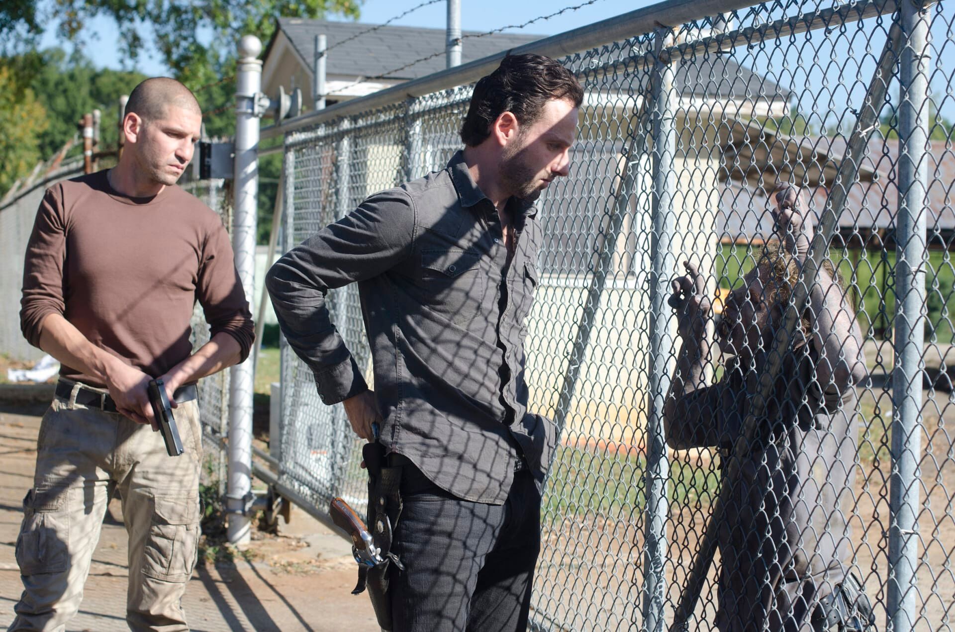 The Walking Dead: Invazia zombi Sezonul 2 Episodul 10