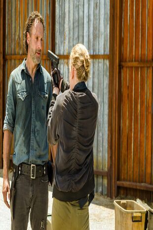 The Walking Dead: Invazia zombi - Inimi care încă mai bat