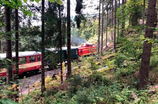 Mit dem Zug zwischen Iser– und Riesengebirge