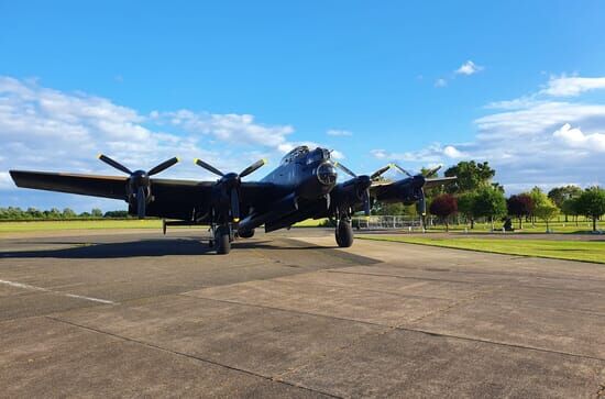 Opération "Dambusters" :...