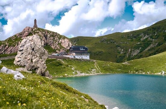 Von Hütte zu Hütte am karnischen Kamm